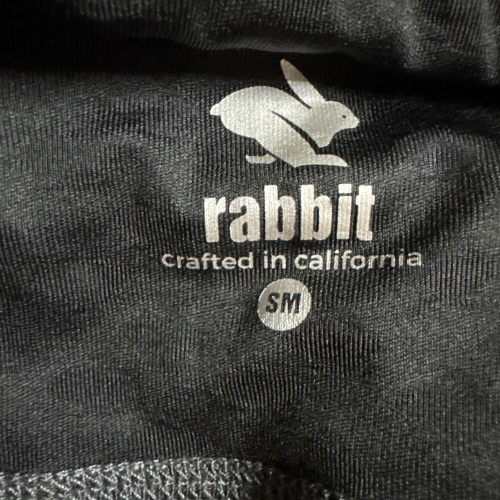 Rabbit Gray Running Shorts Small Yoga Compression Gym 7” Inseam Workout New - Picture 5 of 5